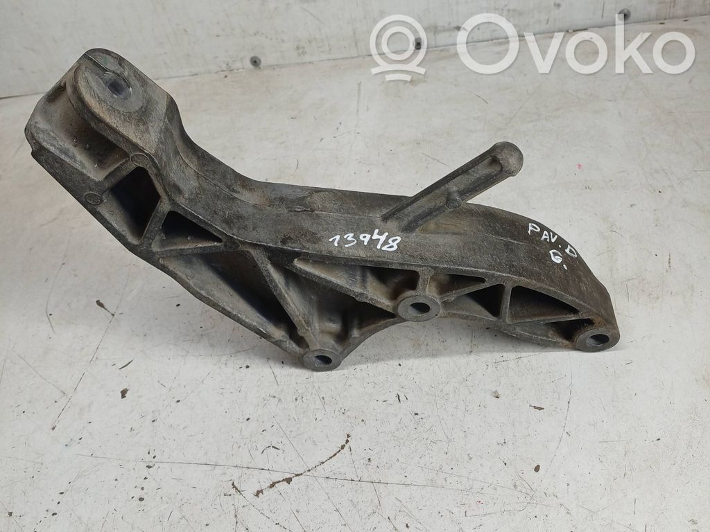 Opel Astra H Gearbox mounting bracket 