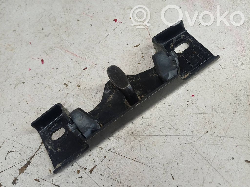 Volvo XC90 Tailgate lock loop/hook striker 