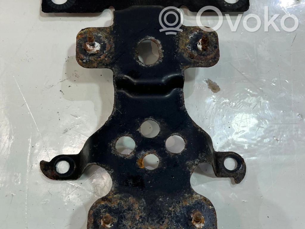 Base (soporte)   7P5825811A