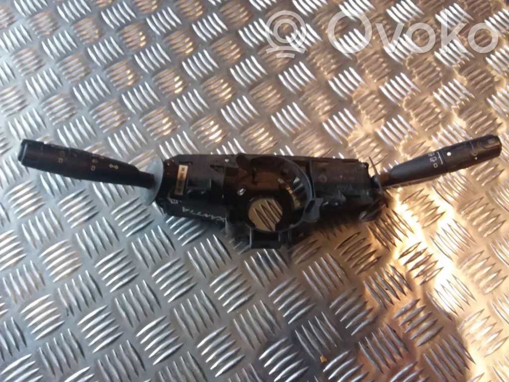 Citroen Xantia Interruptor/palanca de limpiador de luz de giro 