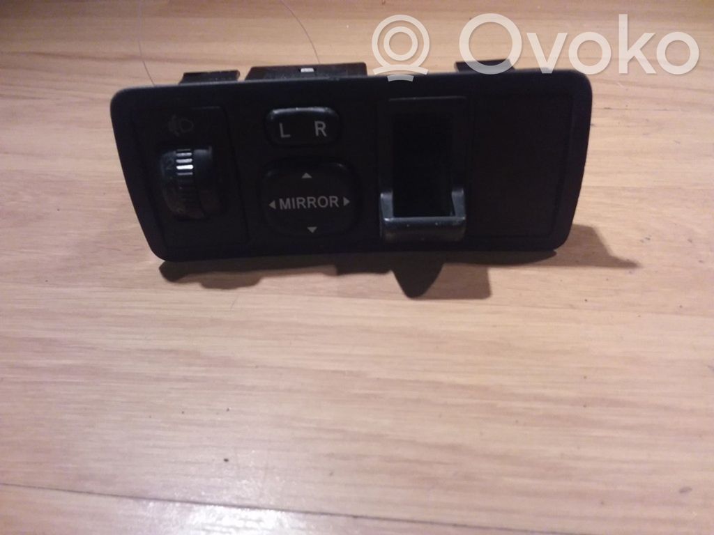 Wing mirror switch   183574