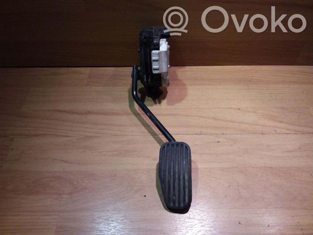 Volvo XC90 Akceleratoriaus pedalas 