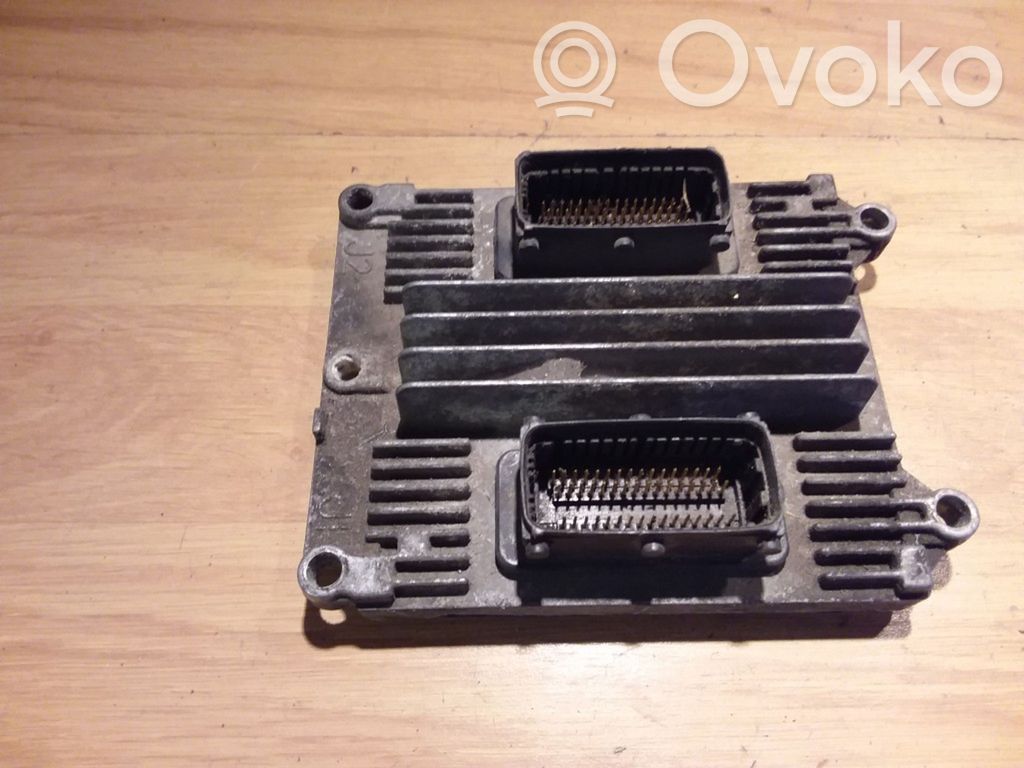 Opel Vectra C Engine control unit/module 