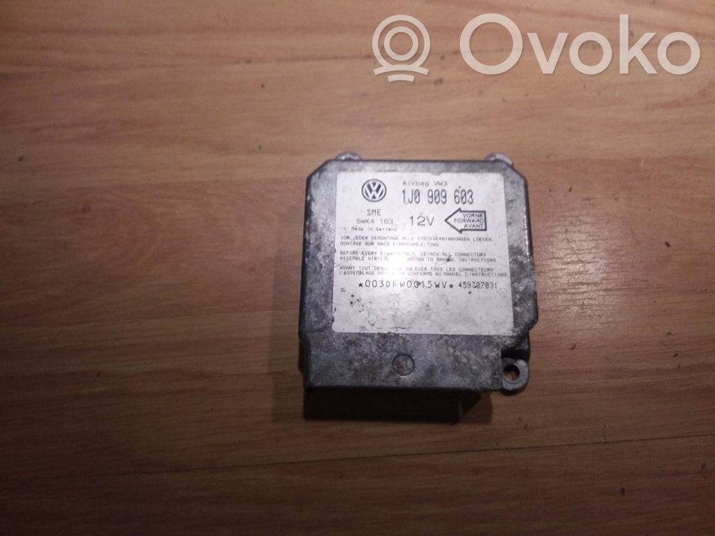 Volkswagen Golf IV Airbag control unit/module 