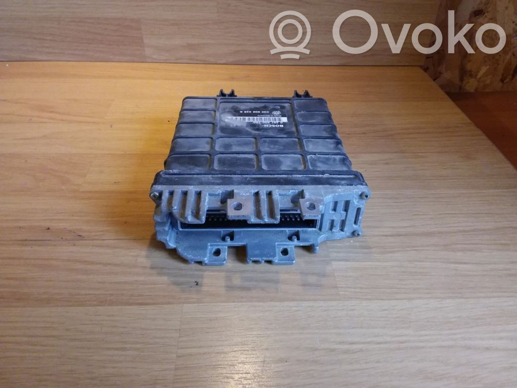 Volkswagen Golf III Engine control unit/module 