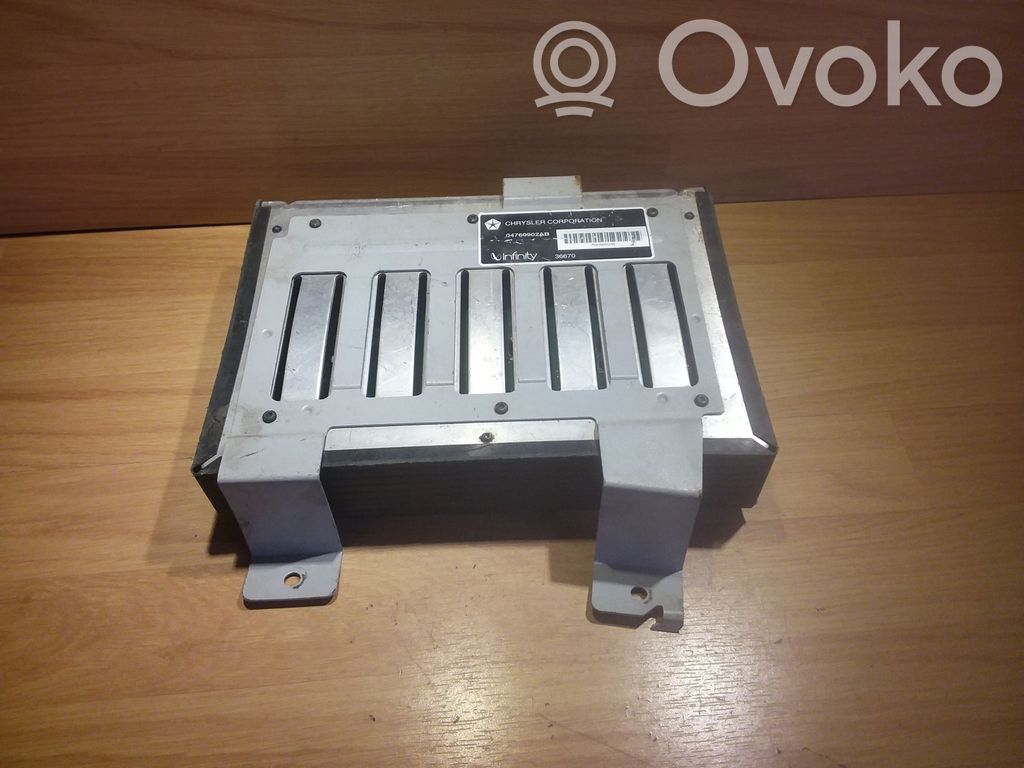 Chrysler 300M Sound amplifier 