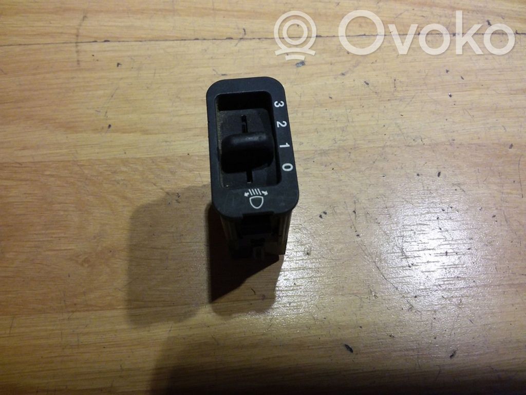 Honda CR-V Headlight level height control switch 