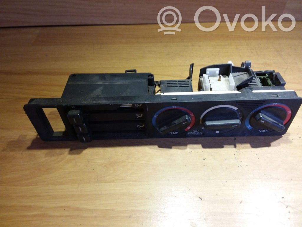BMW 5 E34 Climate control unit 