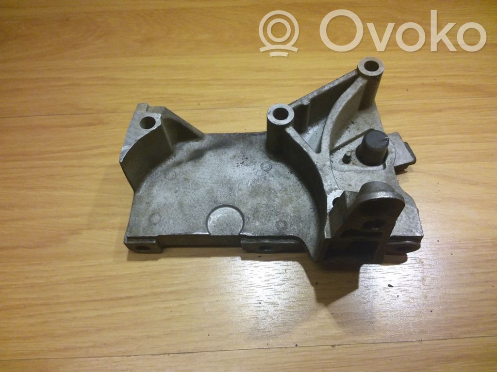 Renault Scenic II -  Grand scenic II Engine mounting bracket 