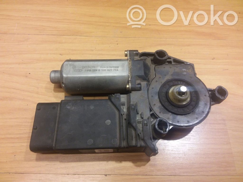 Volkswagen Golf IV Silnik regulatora szyby drzwi przednich 