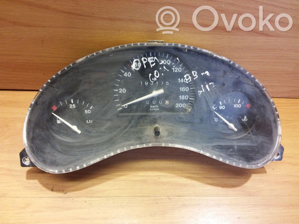 Opel Corsa B Speedometer (instrument cluster) 