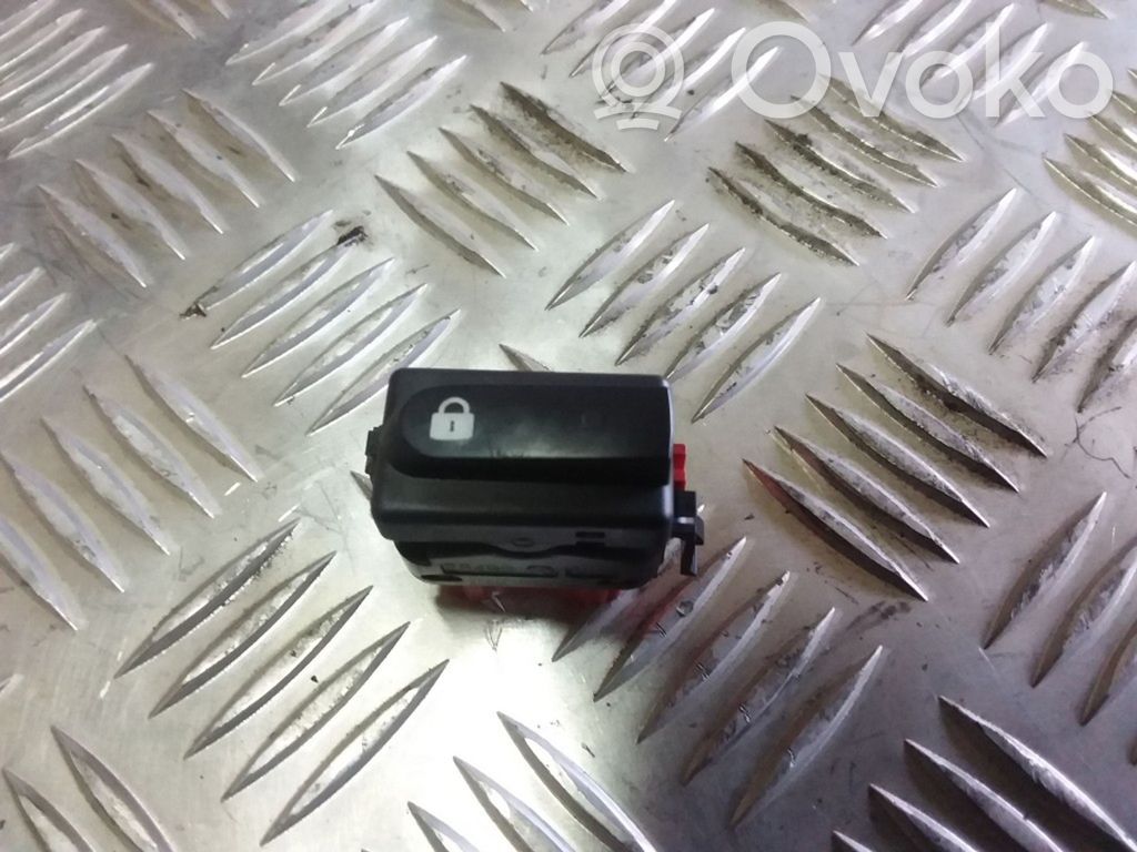 Renault Clio II Central locking switch button 