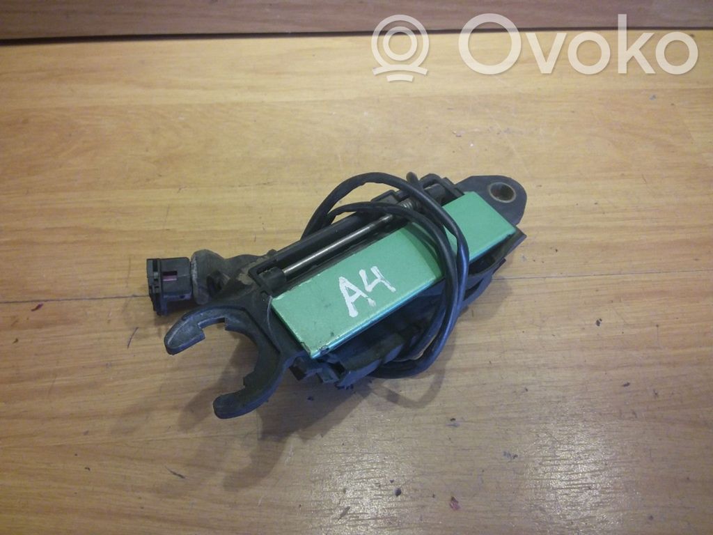 Audi A4 S4 B5 8D Front door exterior handle 