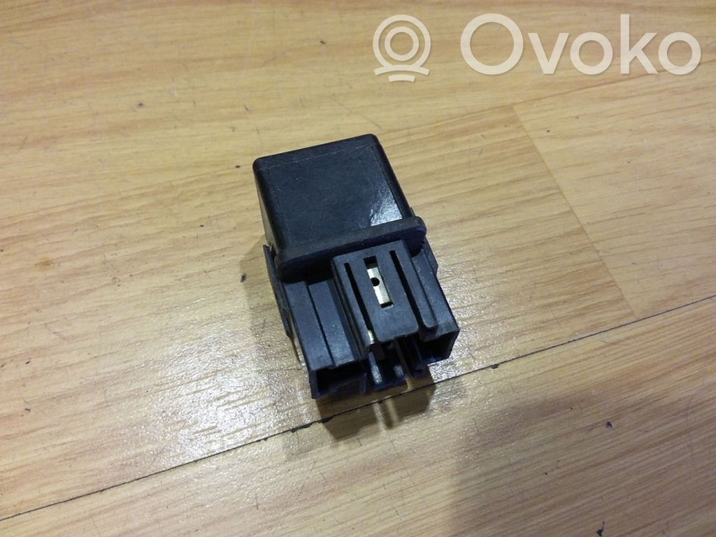 Mitsubishi Carisma Other relay 