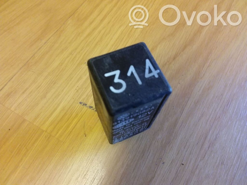 Volkswagen PASSAT B3 Other relay 