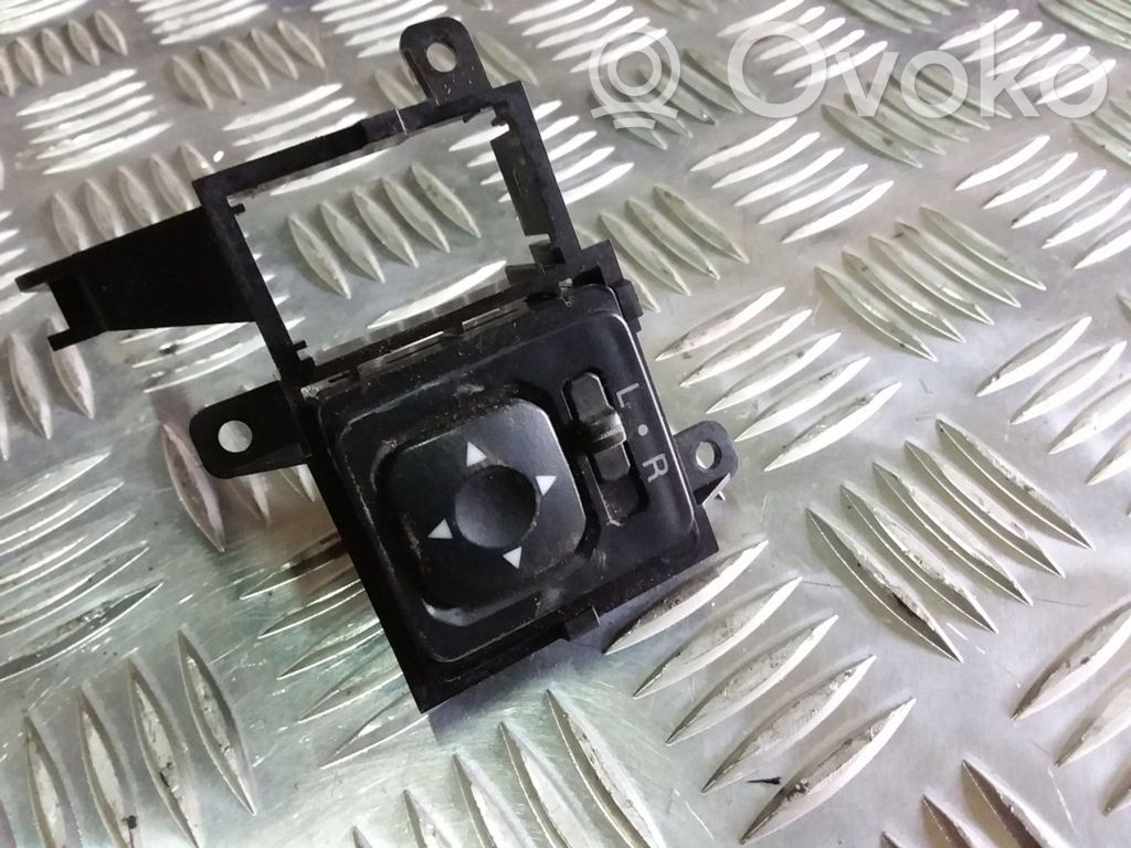 Mitsubishi Pajero Wing mirror switch 