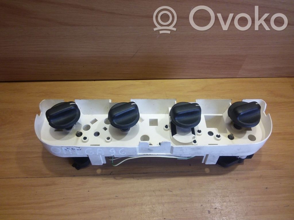Opel Omega B1 Climate control unit 