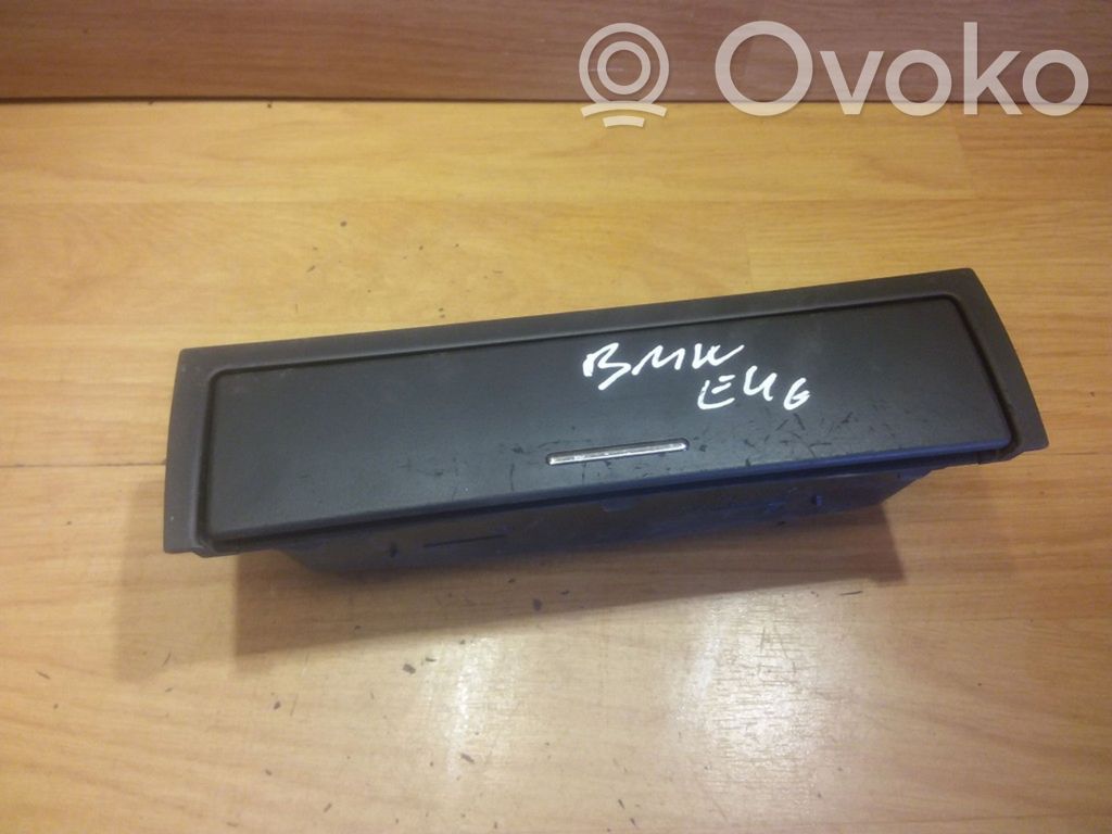 Dashboard storage box/compartment   301780200