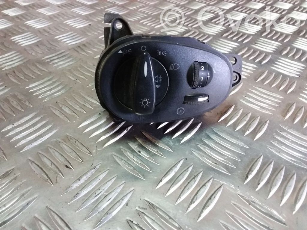 Ford Focus Light switch 
