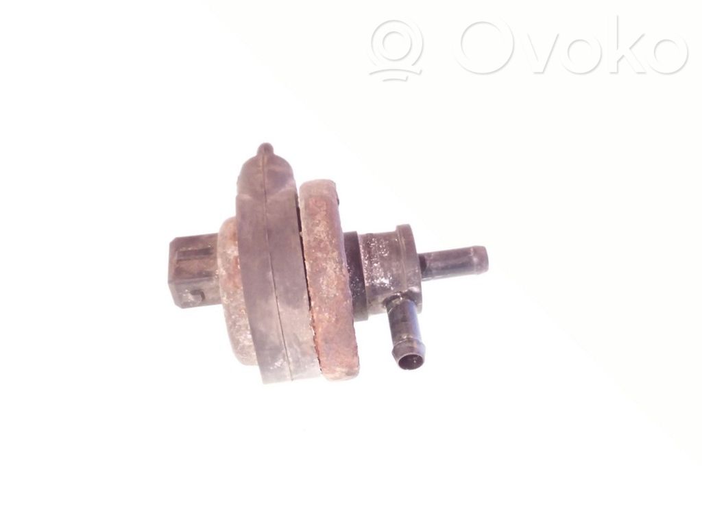 Audi 100 S4 C4 Válvula de vacío 