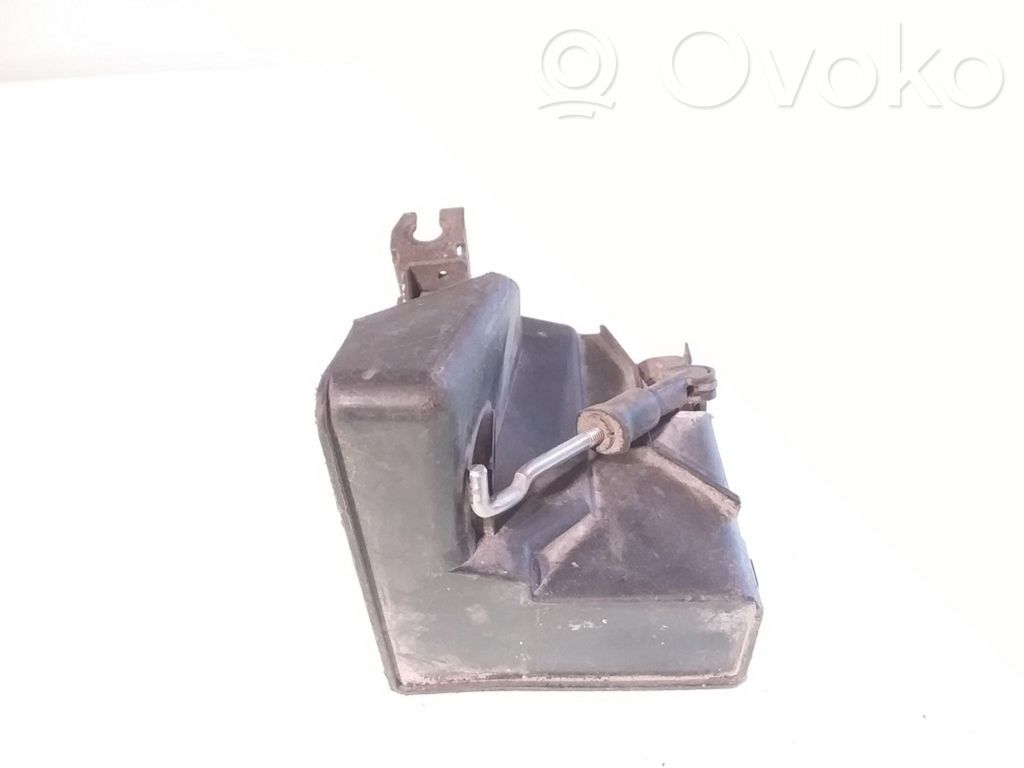 Audi A4 S4 B5 8D Takaoven lukko 