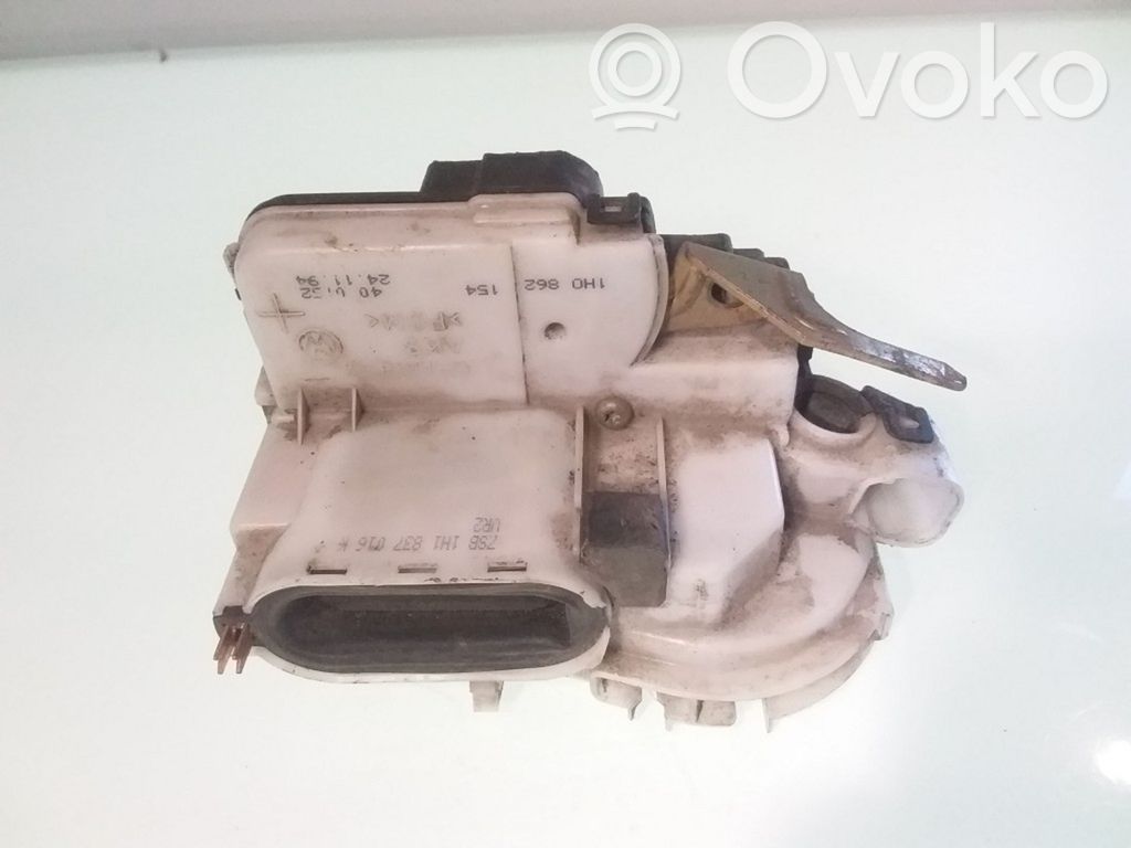 Volkswagen Golf III Zamek drzwi przednich 