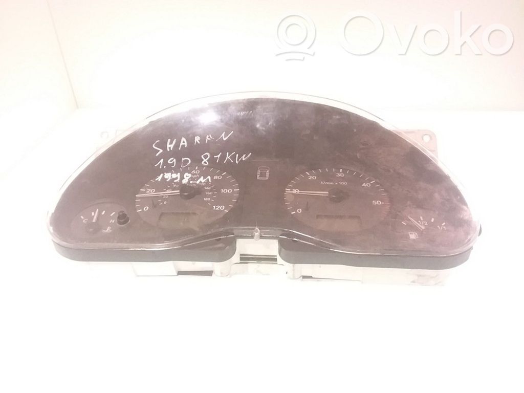 Volkswagen Sharan Speedometer (instrument cluster) 