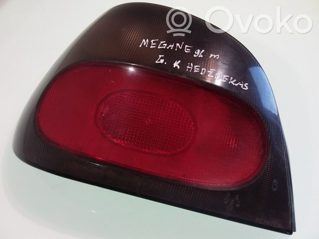 Lampă spate în caroserie   7700828137