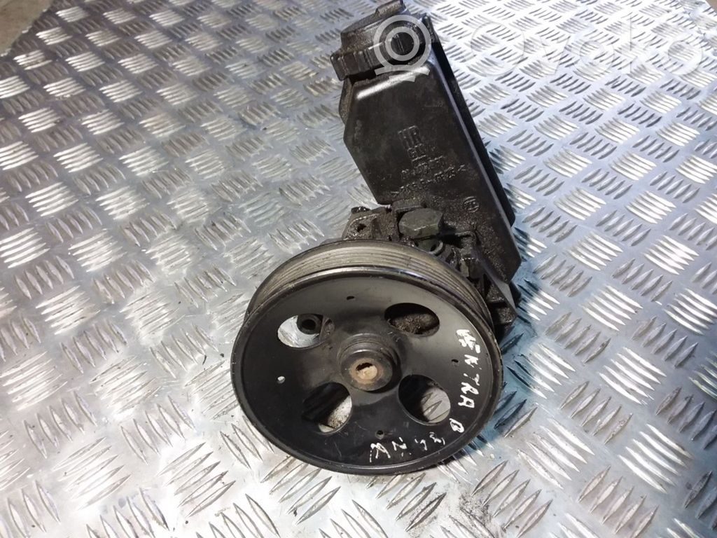 Opel Vectra B Ohjaustehostimen pumppu 