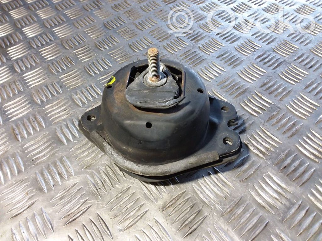 Renault Laguna II Engine mount bracket 
