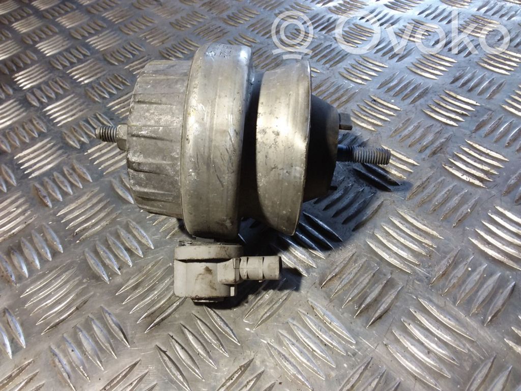 Audi A6 S6 C6 4F Engine mount bracket 