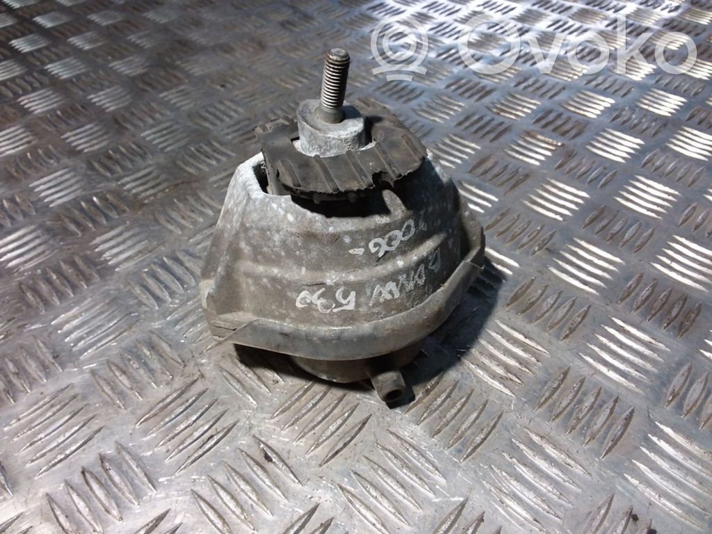 BMW 5 E60 E61 Engine mount bracket 