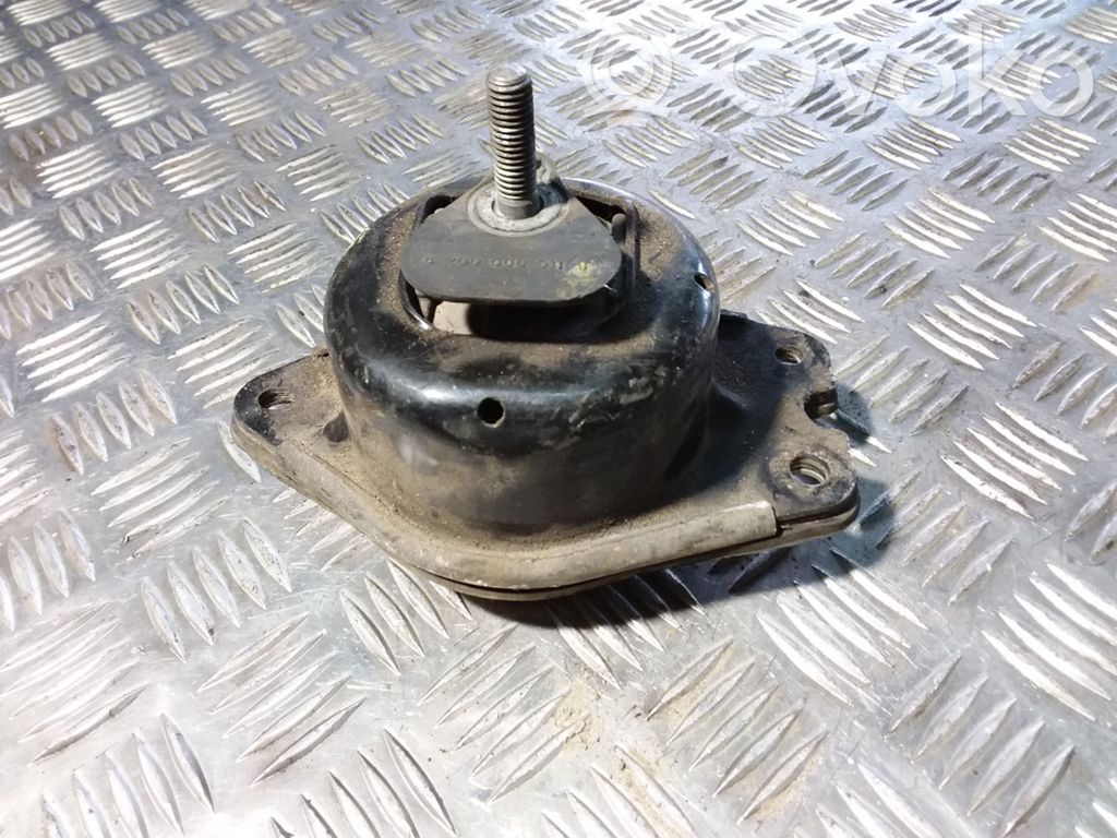 Renault Laguna II Engine mount bracket 