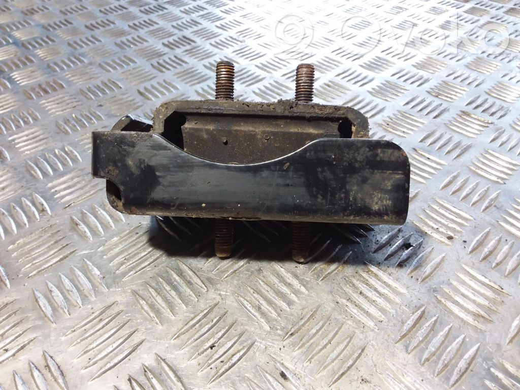 Iveco Daily 35 - 40.10 Engine mount bracket 