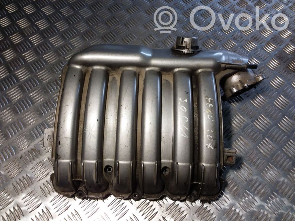 Peugeot 406 Intake manifold 