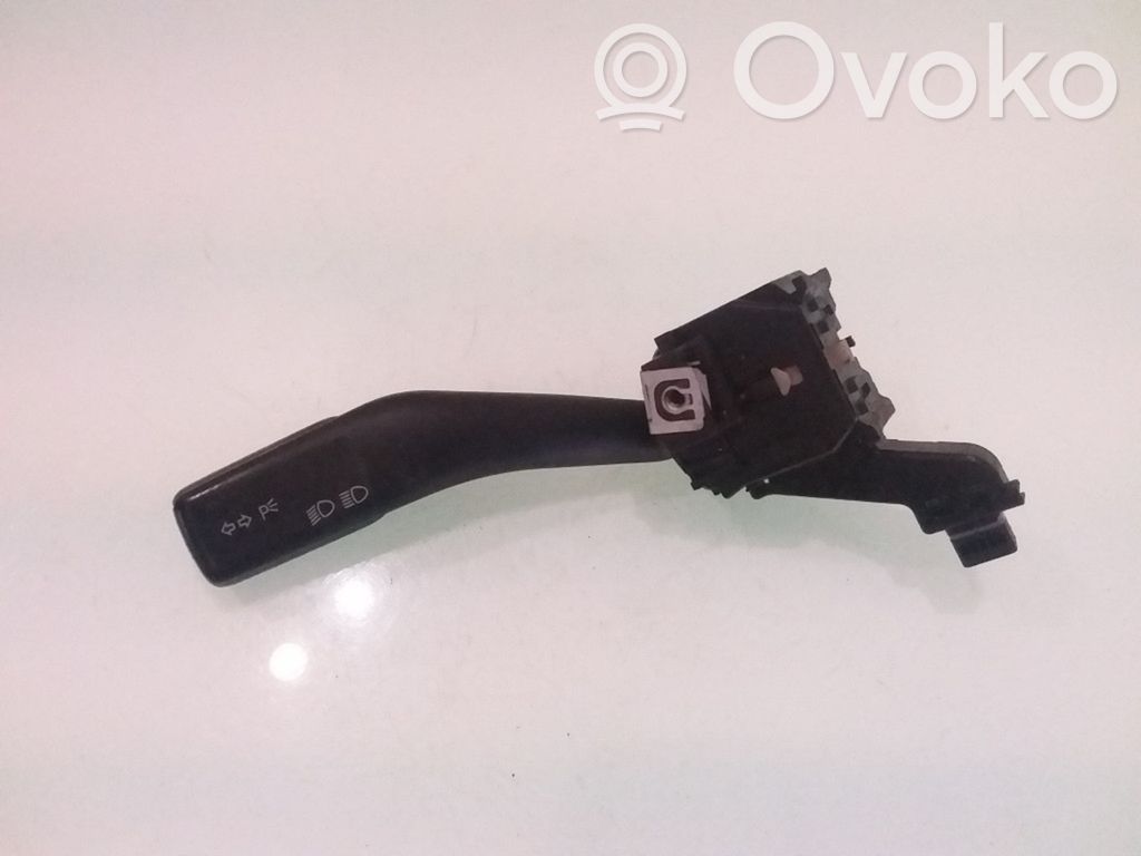 Volkswagen Golf V Palanca de intermitentes 