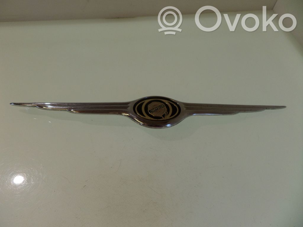 Maskownica / Grill / Atrapa górna chłodnicy   4857334AA,4857406AA