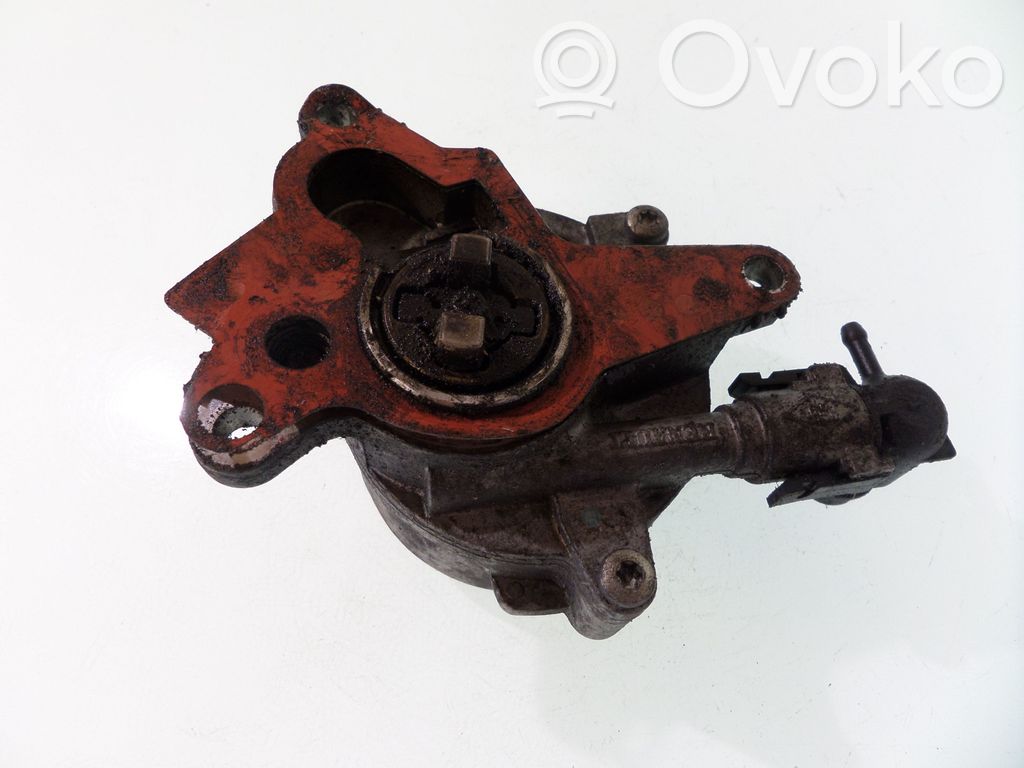 Opel Vivaro Vacuum pump 