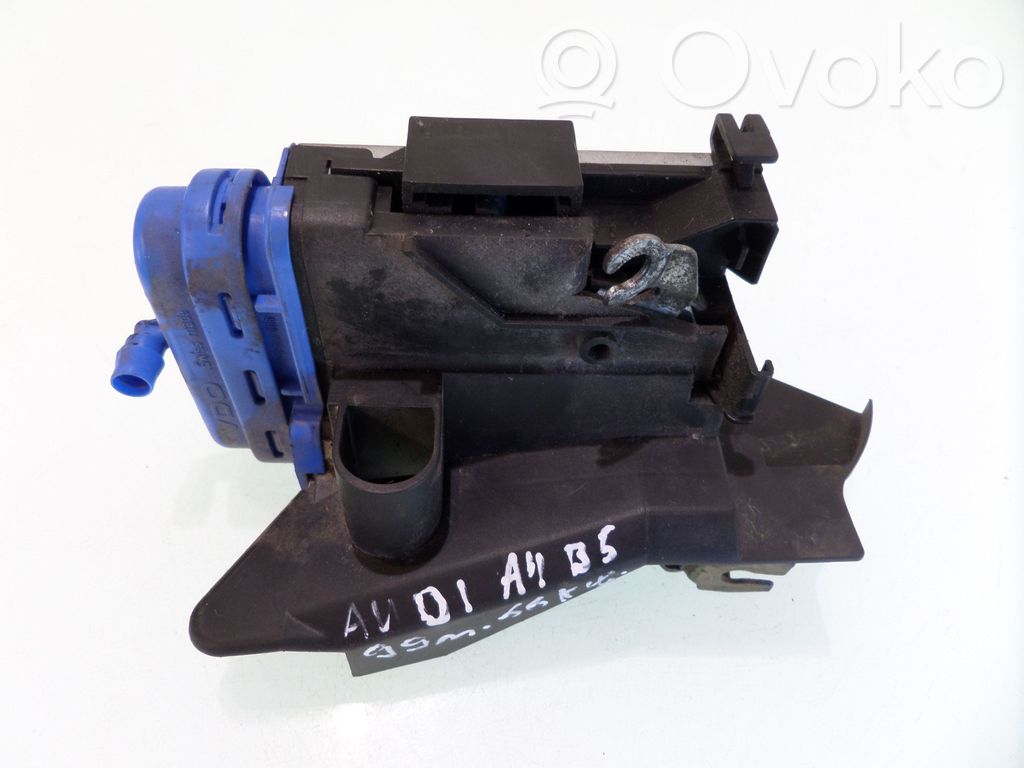 Audi A4 S4 B5 8D Takaoven lukko 