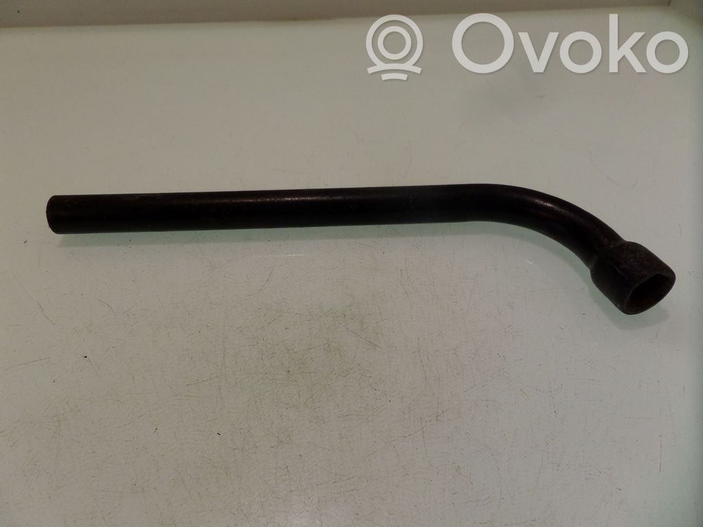 Opel Vectra C Klucz do śrub / nakrętek kół 
