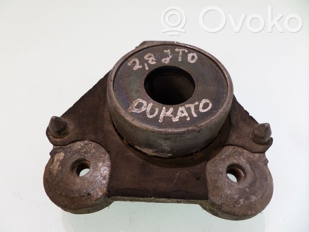 Fiat Ducato Ylempi etutukivarren kiinnitys 