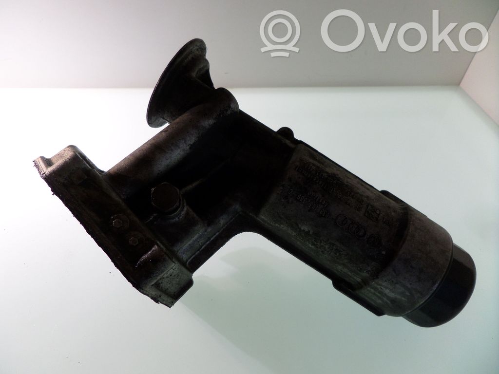 Volkswagen PASSAT B5.5 Mocowanie / uchwyt filtra oleju 