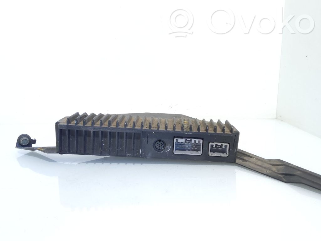 Volvo V70 Sound amplifier 