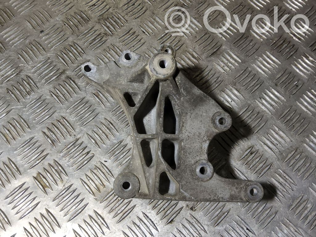 Dodge Caliber Power steering pump mounting bracket 