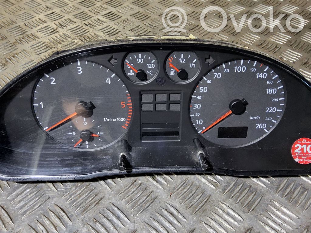 Audi A4 S4 B5 8D Speedometer (instrument cluster) 