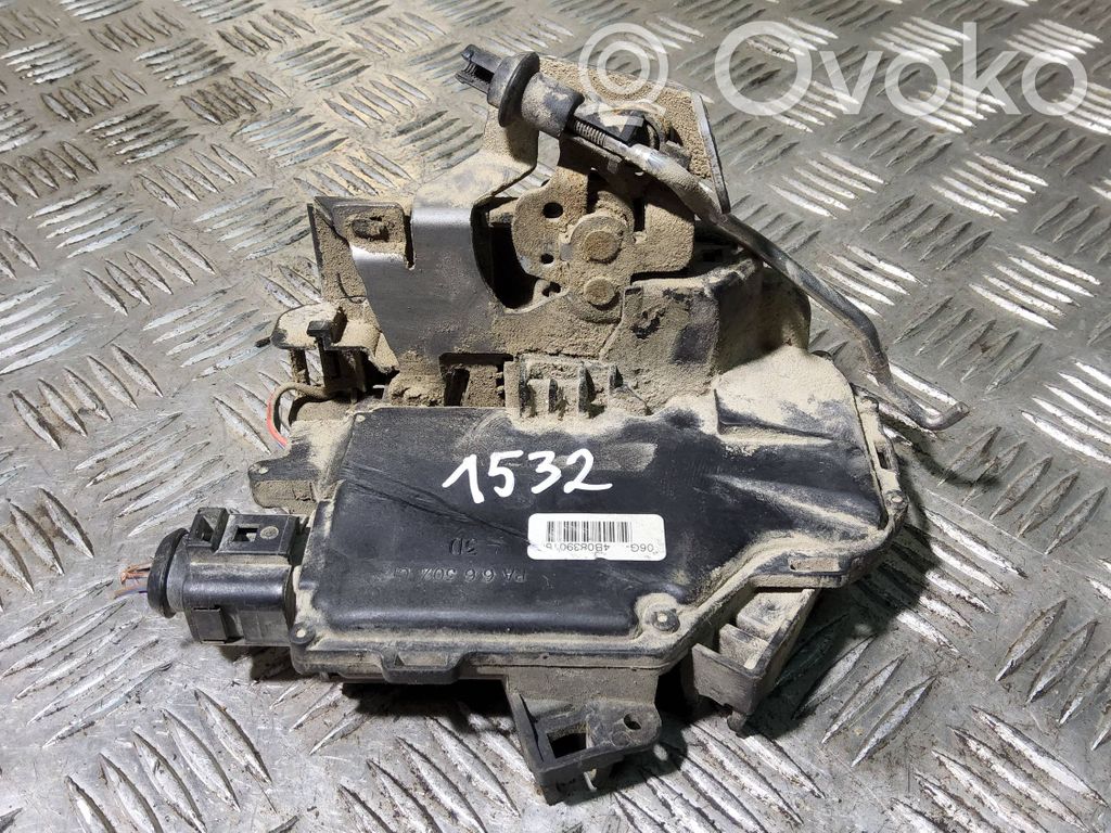 Audi A6 S6 C5 4B Zamek drzwi tylnych 