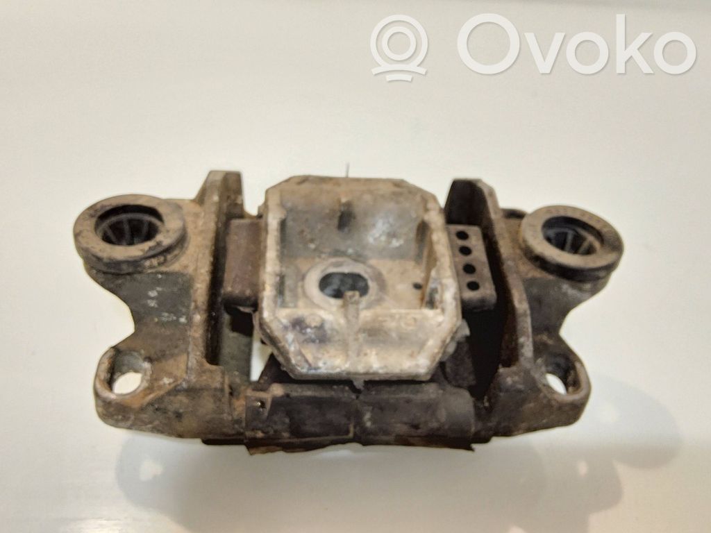 Ford Mondeo Mk III Engine mount bracket 