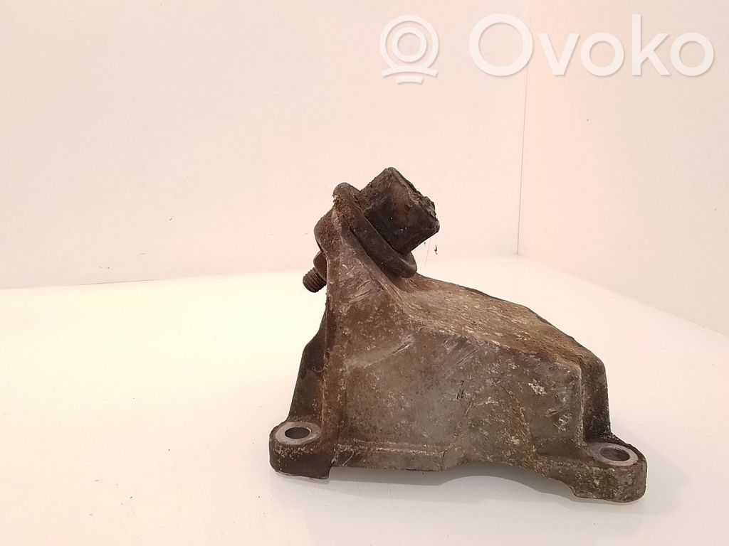 Audi 100 S4 C4 Engine mounting bracket 