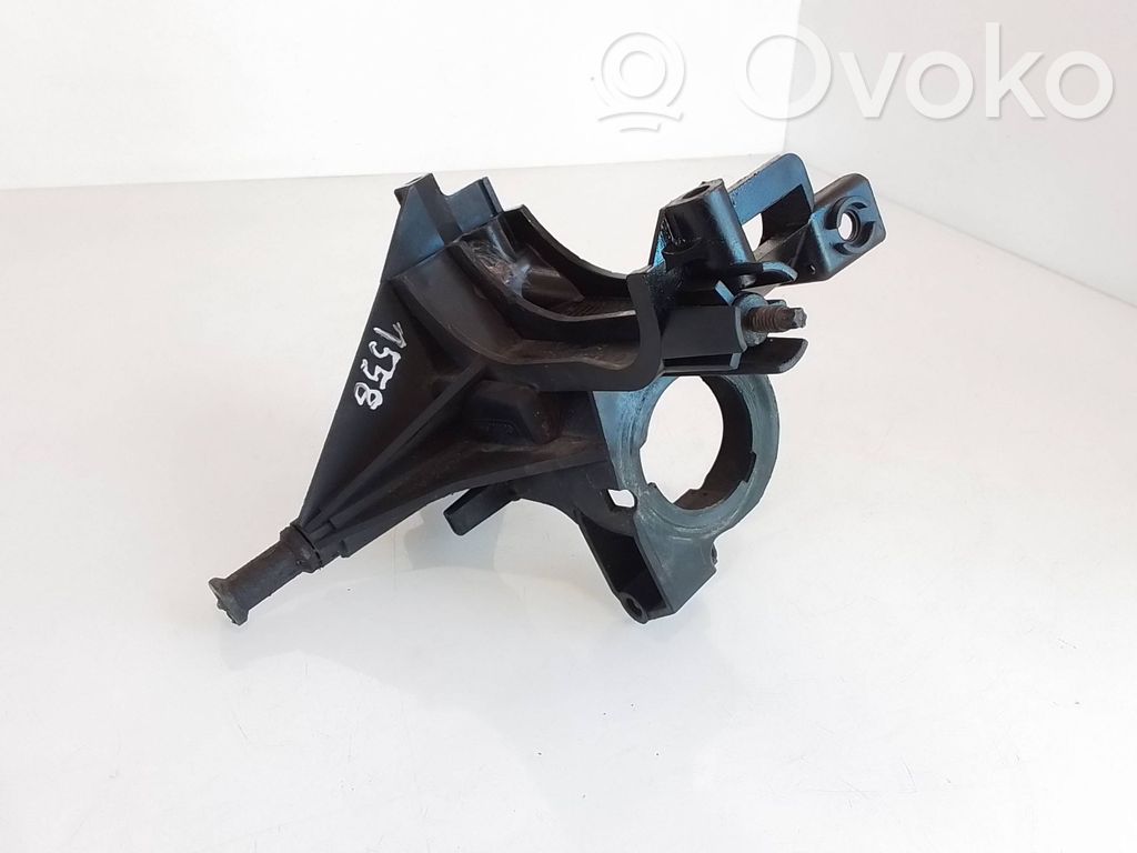 Mazda 2 Fuel filter bracket/mount holder 