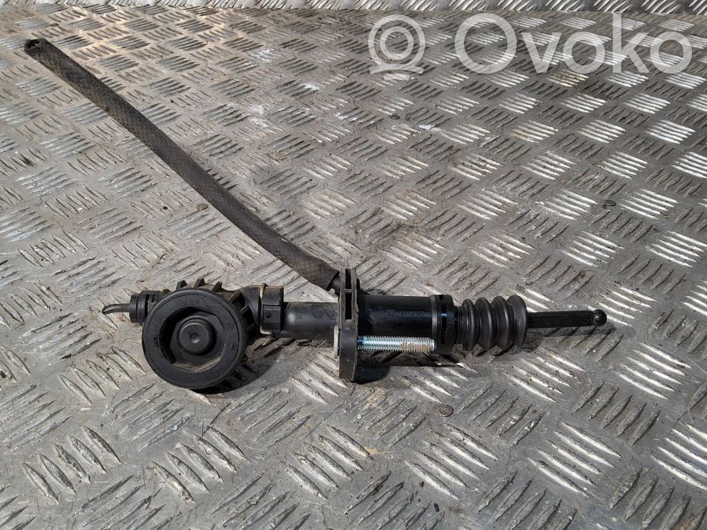 Opel Vectra C Kytkimen pääsylinteri 